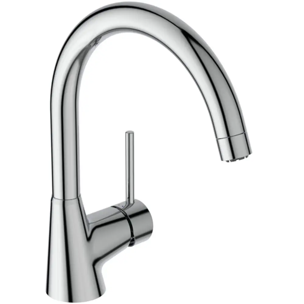 Küchenarmatur in Chrom von Ideal Standard mit geschwungenem Auslauf und seitlichem Hebel für die Wasserregulation.